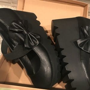 PRETTYTINGZ🦄 ||Pair of black high platform shoes